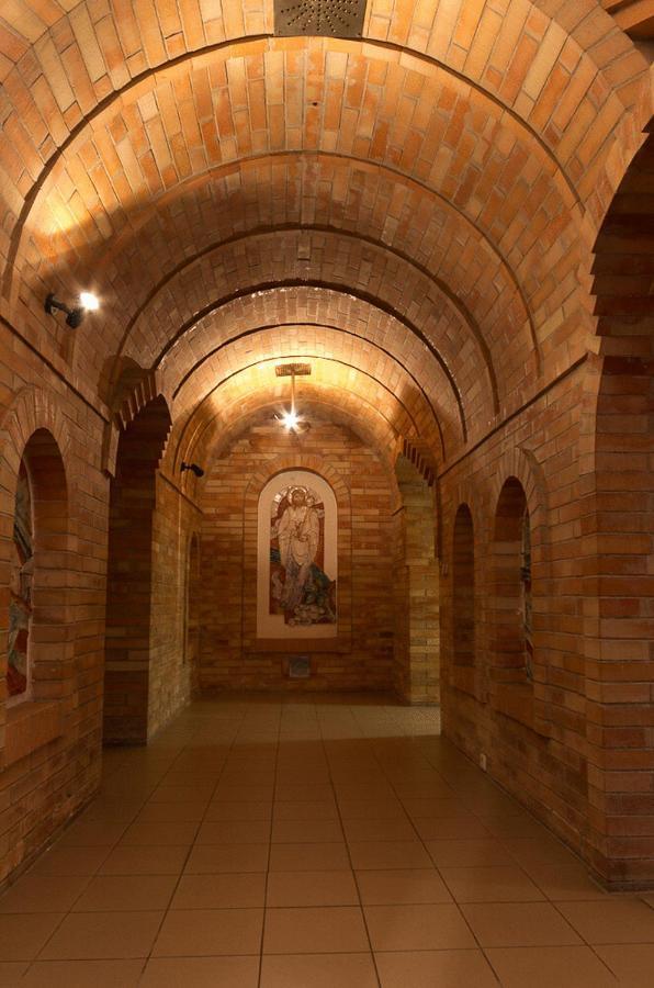 Hotel Imos Břeclav Dış mekan fotoğraf